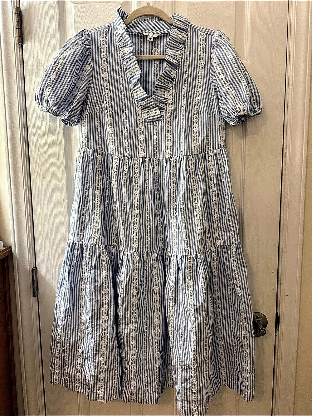 Crown & Ivy Striped Midi Dress in Blue & White Size PS